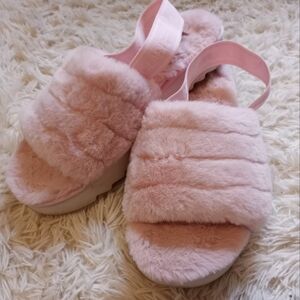 Koolaburra Pink Fuzzy Slide Sandals Sz 10